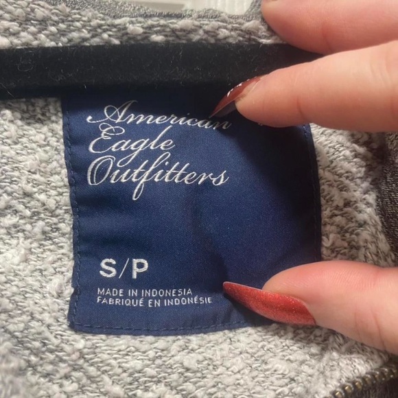 American Eagle Zip-Up - Picture 3 of 5